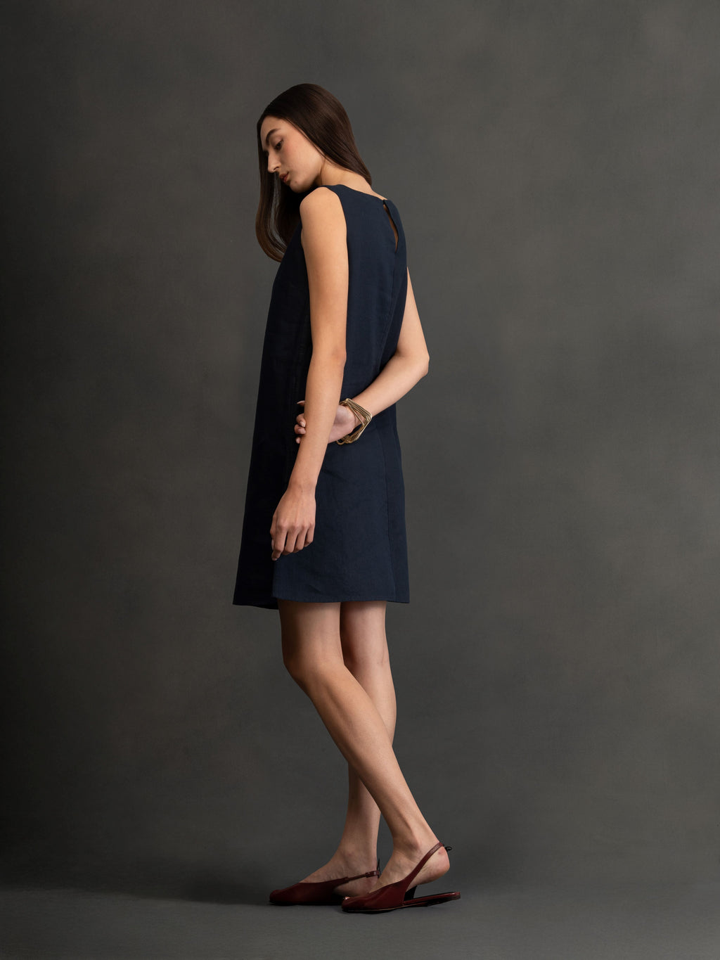 100% European Linen Sleeveless Shift Dress - Navy