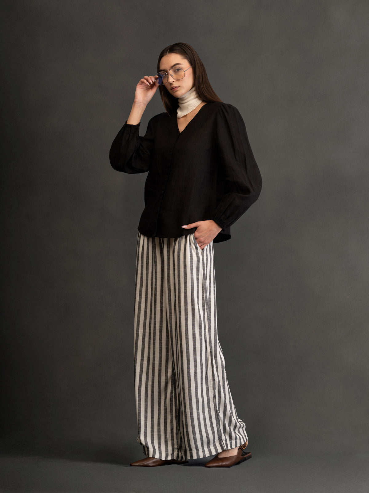 100% European Linen Regular Fit V-Neck Blouse