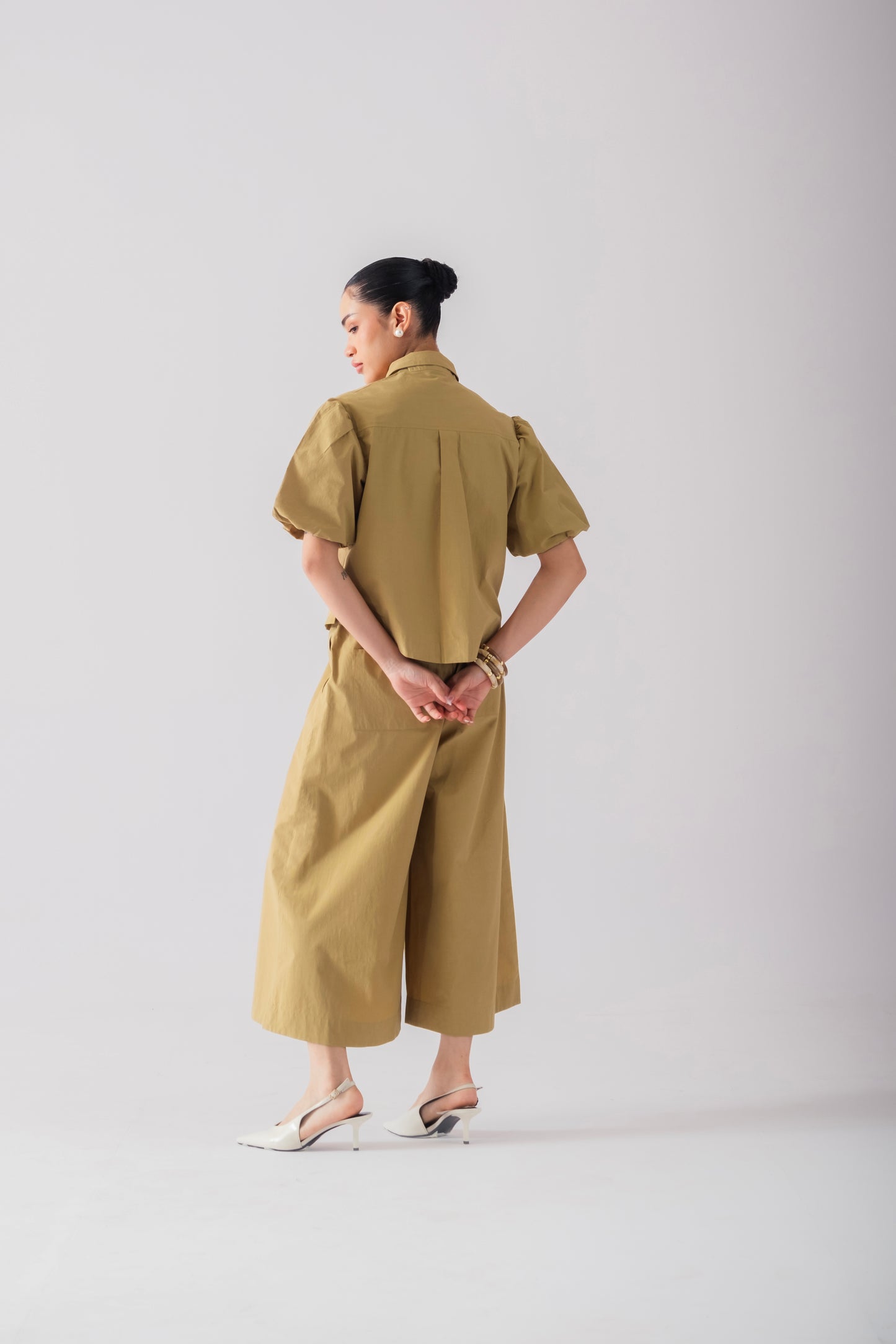 100% Cotton Poplin Puff-Sleeve Cropped Shirt - Olive Stone