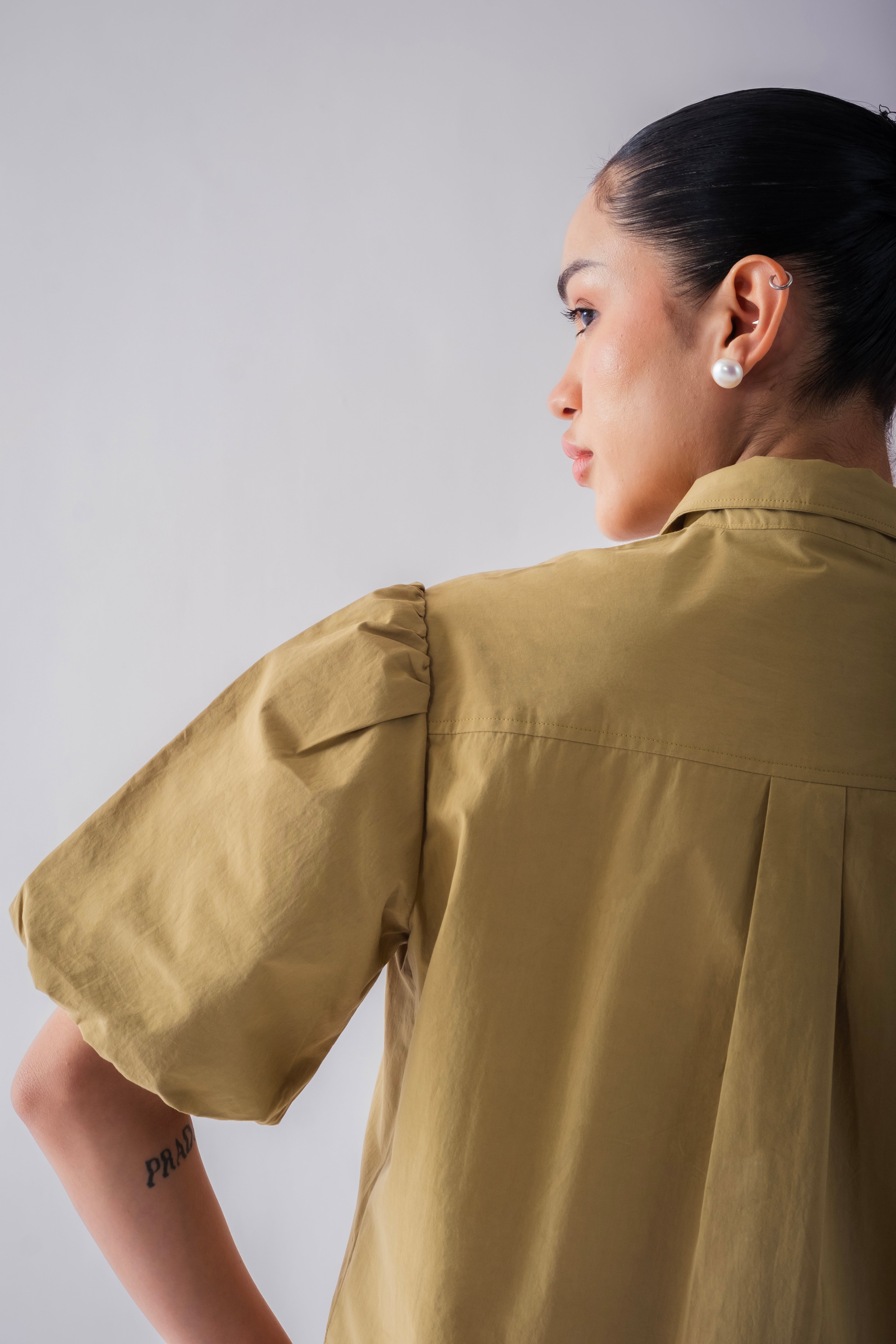 100% Cotton Poplin Puff-Sleeve Cropped Shirt - Olive Stone