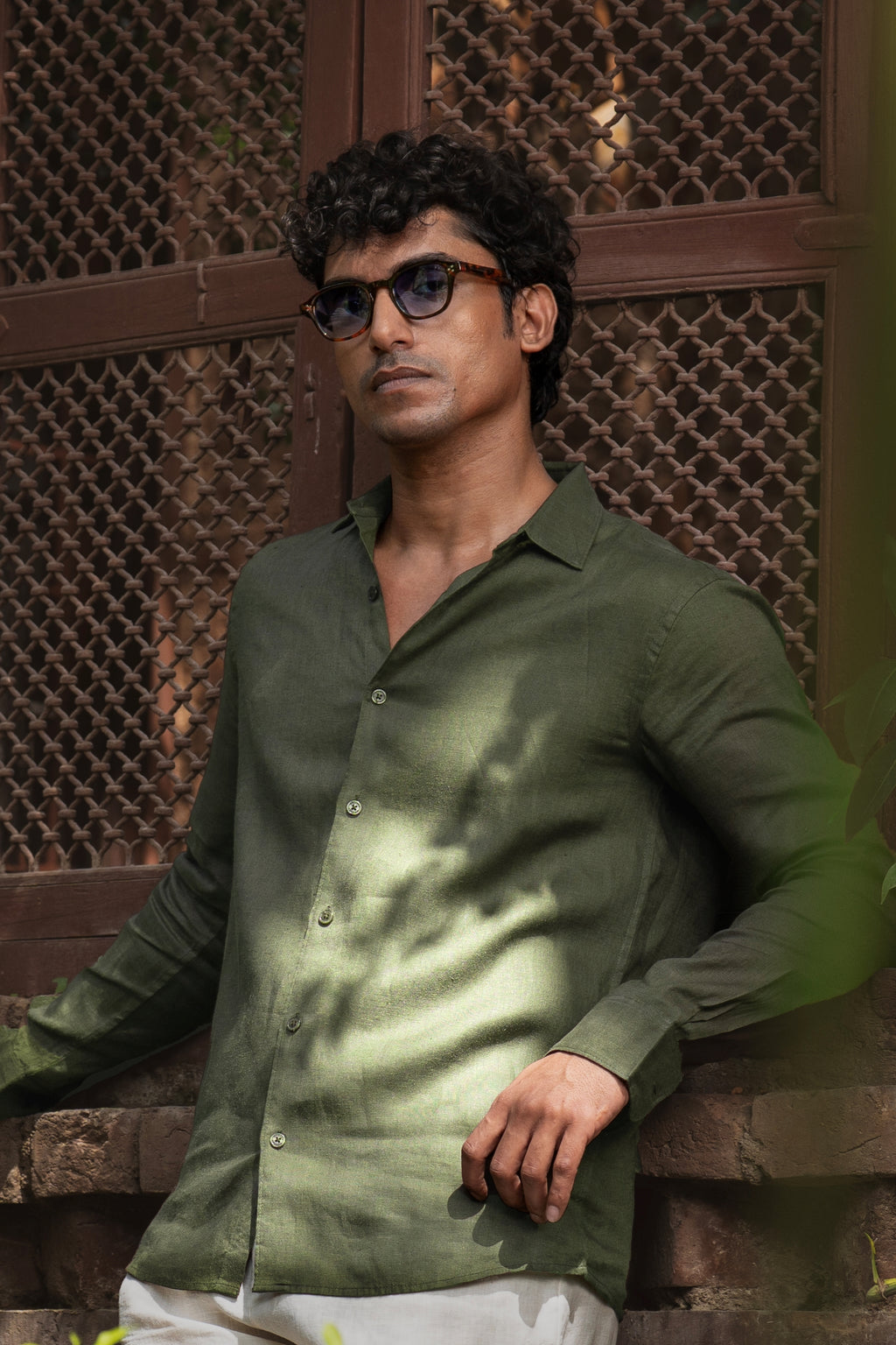 100% European Linen Classic Everyday Shirt - Olive Leaf