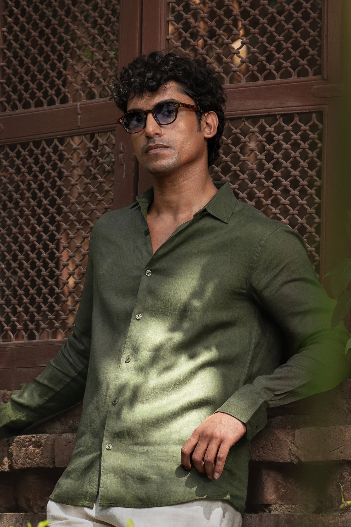 100% European Linen Classic Everyday Shirt - Olive Leaf