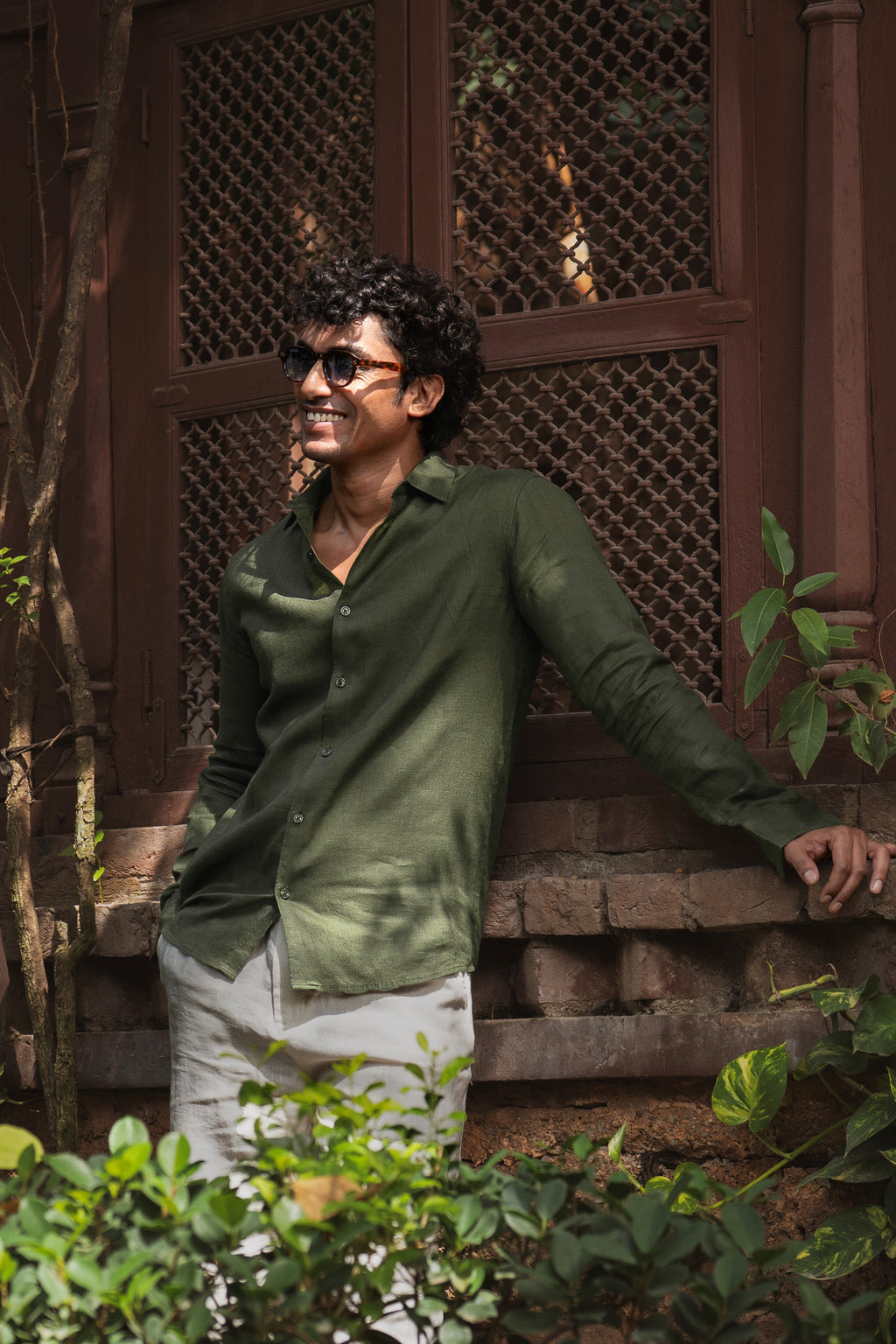 100% European Linen Classic Everyday Shirt - Olive Leaf
