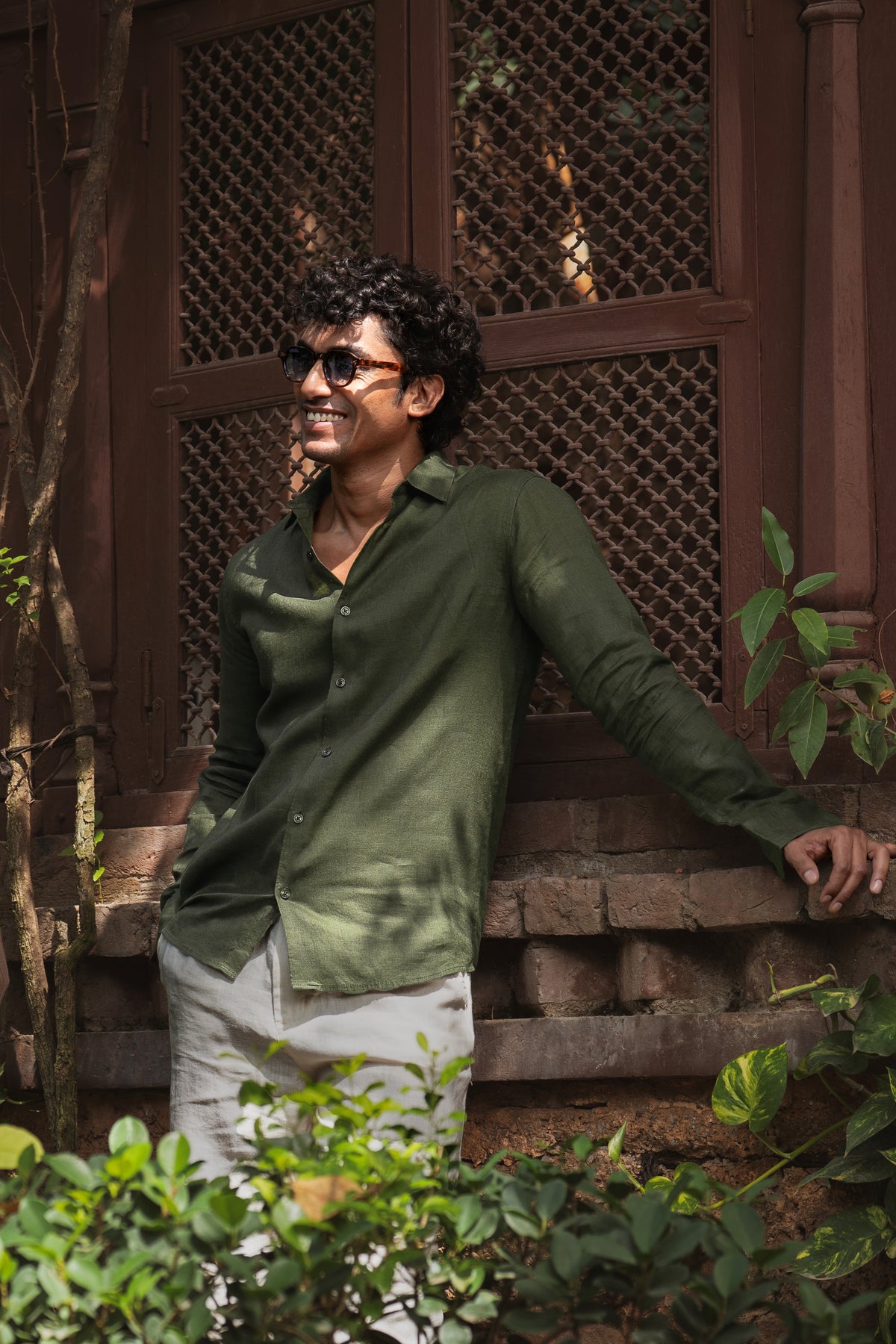 100% European Linen Classic Everyday Shirt - Olive Leaf