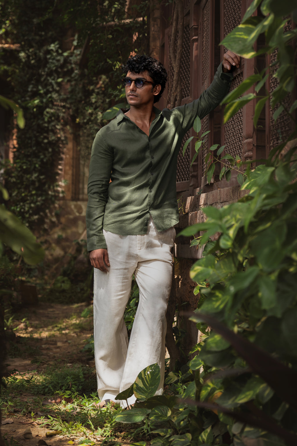 100% European Linen Classic Everyday Shirt - Olive Leaf