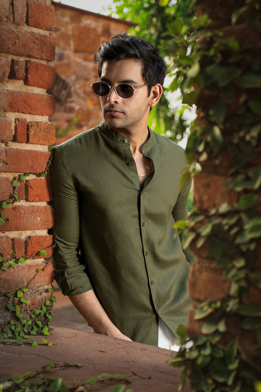 100% European Linen Mandarin Collar Shirt - Olive