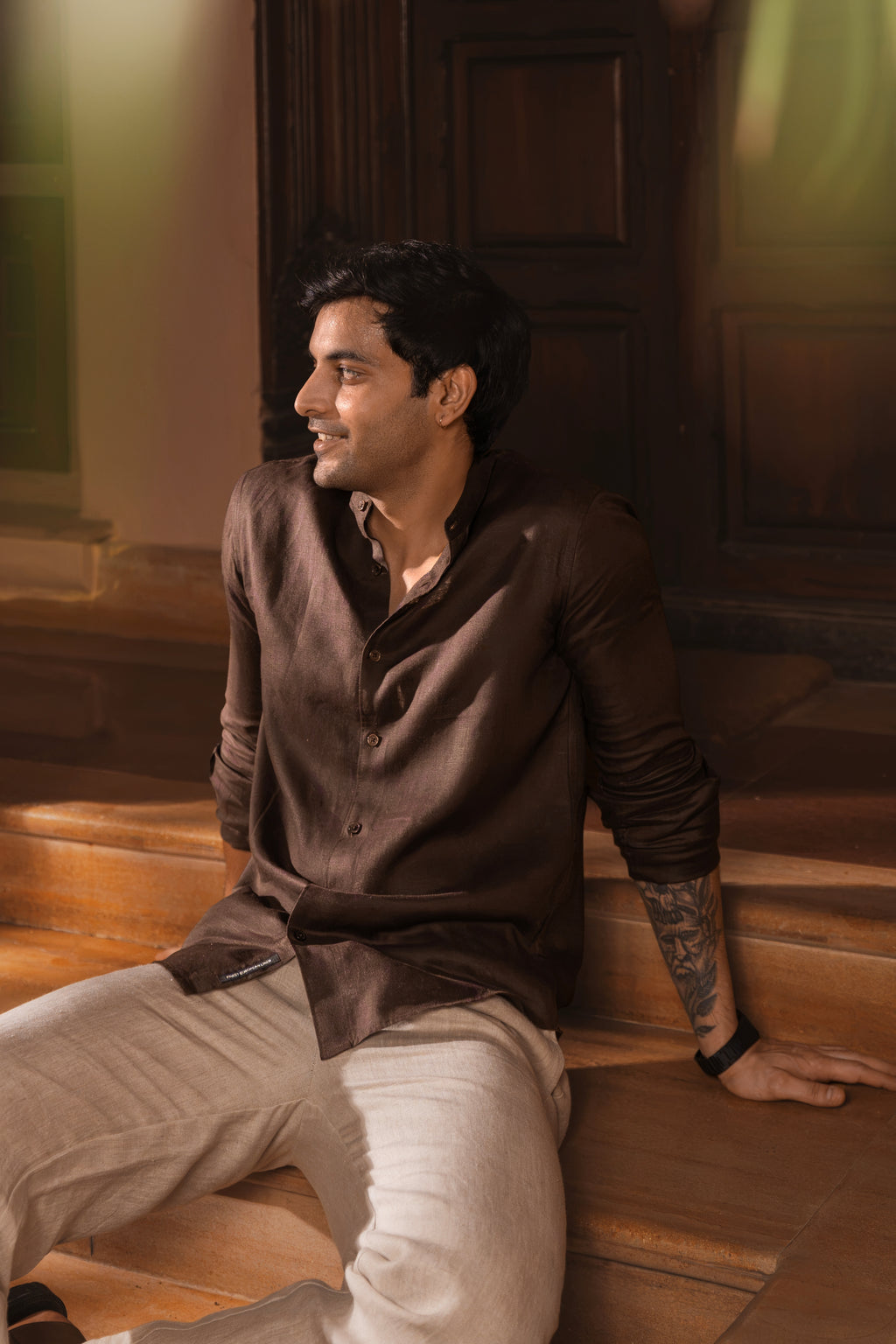 100% European Linen Mandarin Collar Shirt - Mocha Brown
