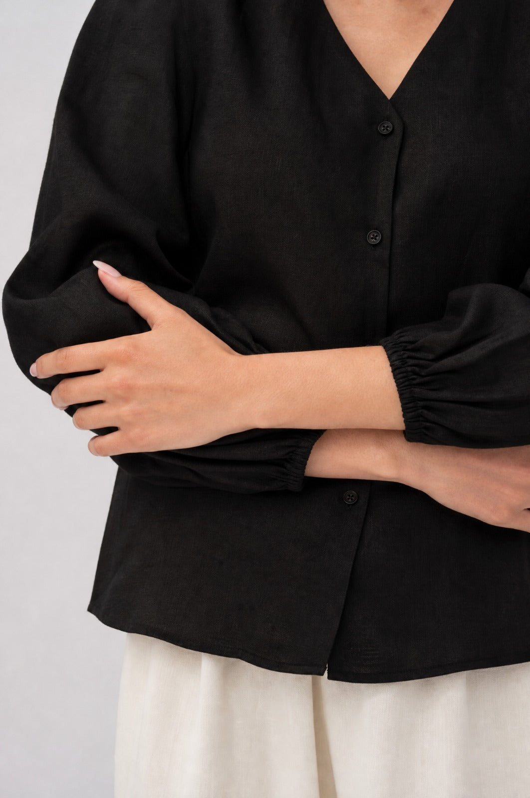 100% European Linen Regular Fit V-Neck Blouse - Black