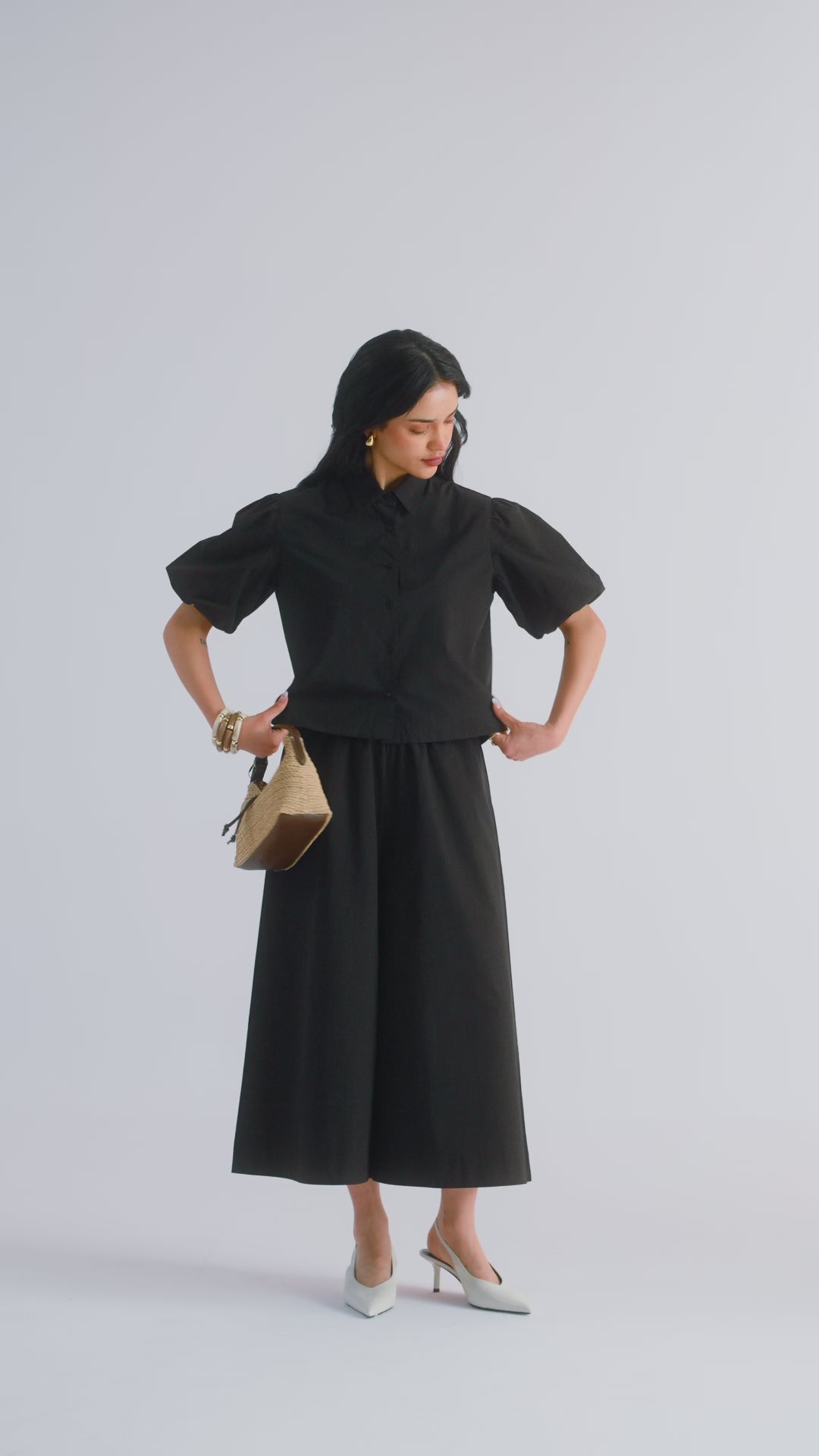 100% Cotton Poplin Puff-Sleeve Cropped Shirt - Black